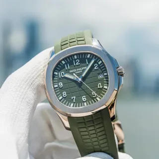 Patek Philippe Aquanaut 5168G-010 White gold Green