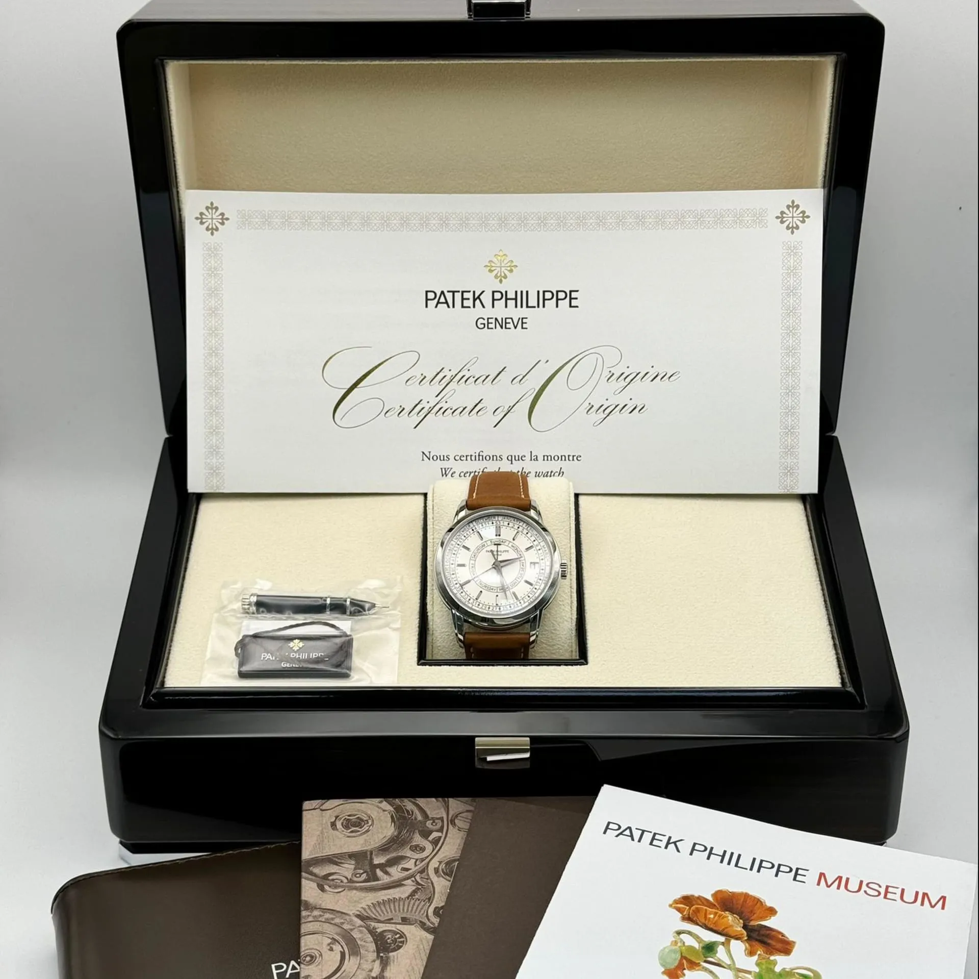 Patek Philippe Calatrava 5212A-001 40mm Stainless steel Silver 3