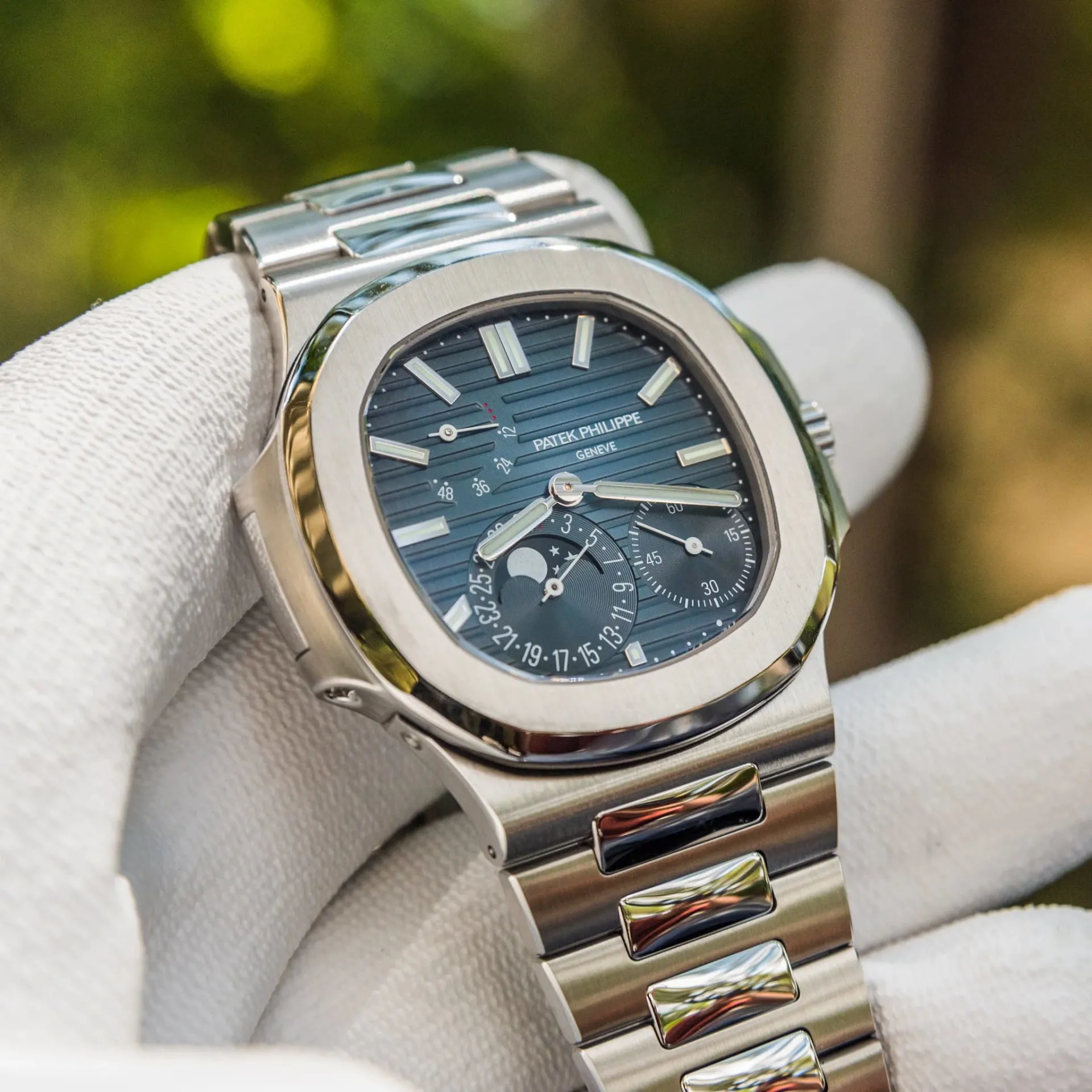 Patek Philippe Nautilus Moonphase 5712/1A-001 40mm Stainless steel Blue