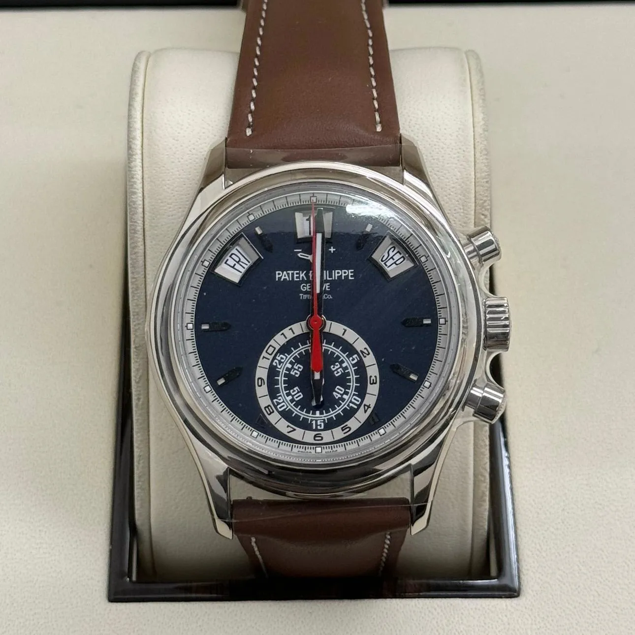 Patek Philippe Annual Calendar Chronograph 5960/01G-001 40.5mm White gold Blue