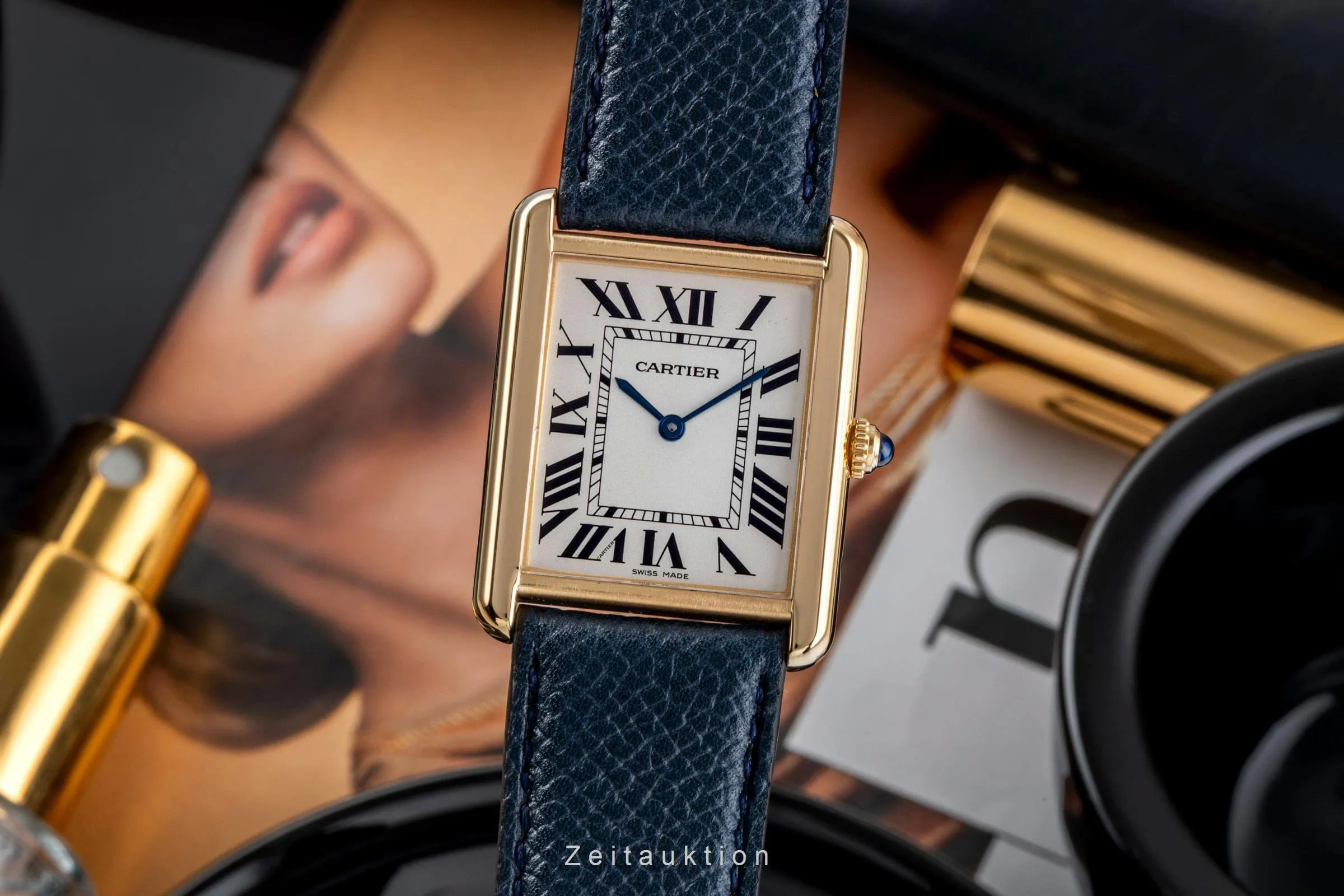 Cartier Tank W1018855. 27.5mm Yellow gold Silver