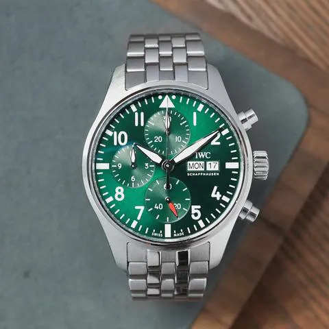 IWC Pilot IW388104 41mm Stainless steel Green