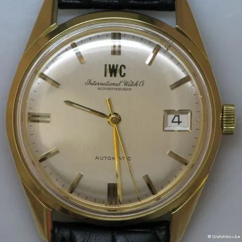 IWC 34.5mm Yellow gold Silver