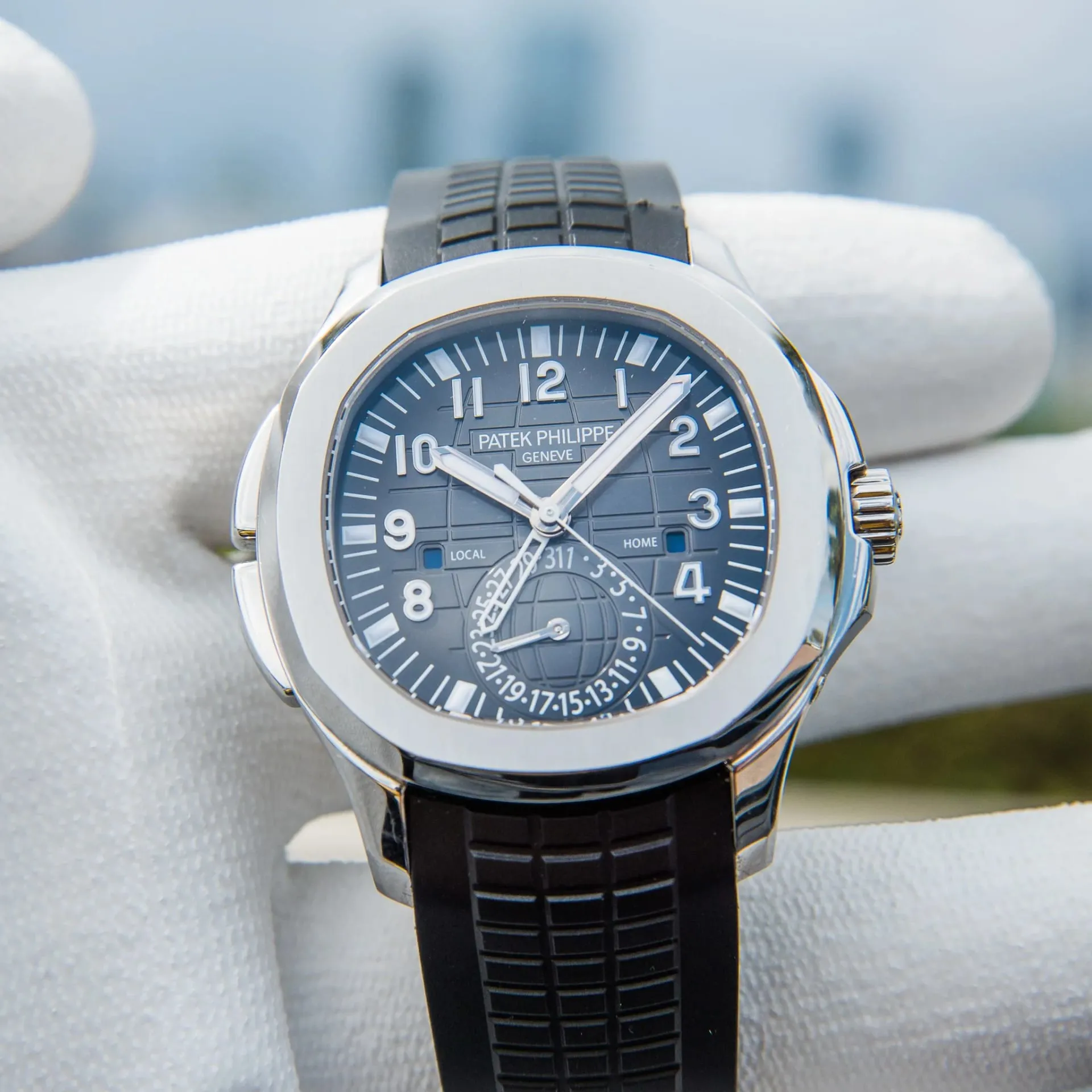 Patek Philippe Aquanaut 5164A-001 40.8mm Stainless steel Black