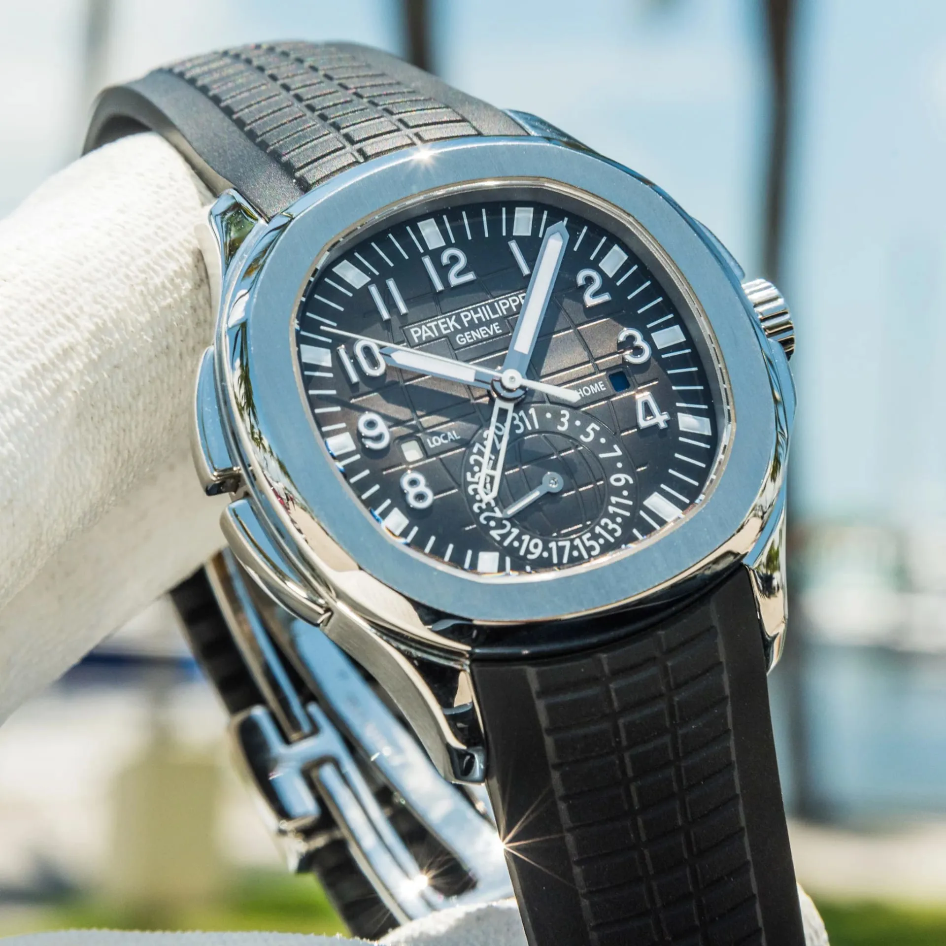 Patek Philippe Aquanaut 5164A-001 40.8mm Stainless steel Black