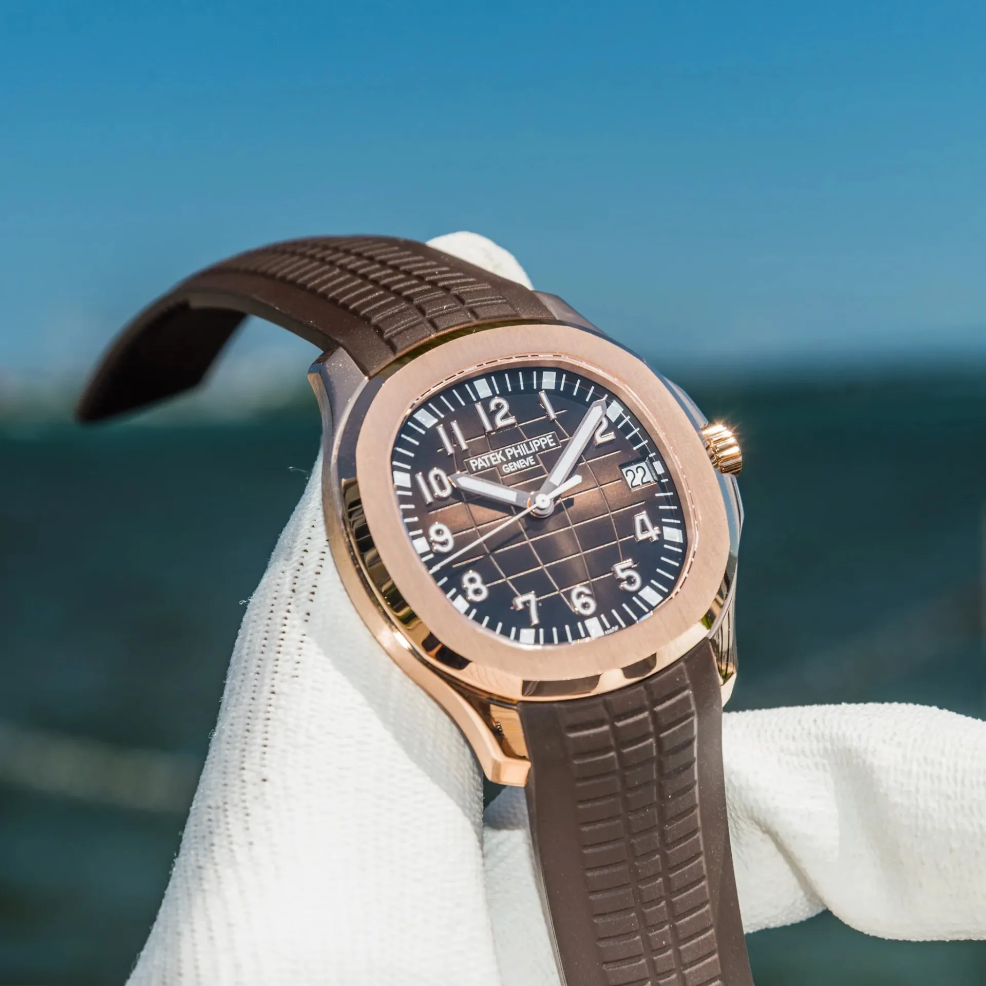 Patek Philippe Aquanaut 5167R-001 40.8mm Rose gold Brown