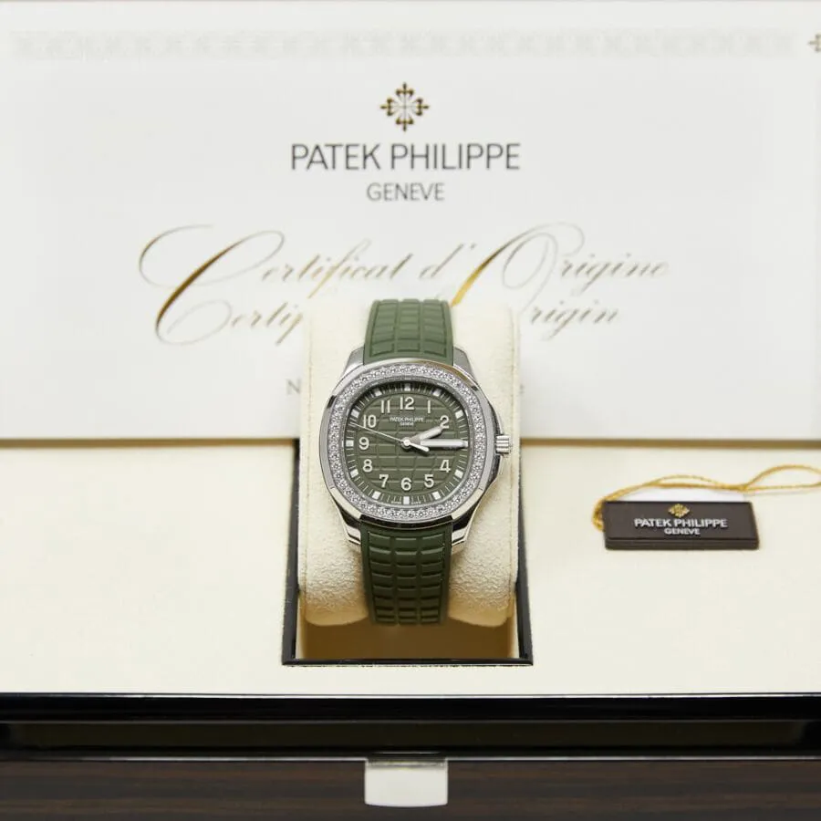 Patek Philippe Aquanaut 5267/200A-011 39mm Stainless steel Green