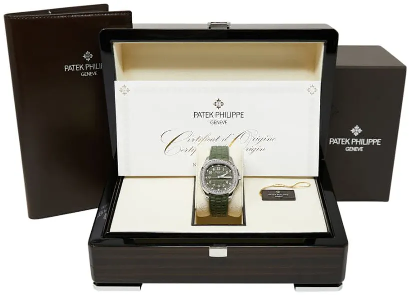 Patek Philippe Aquanaut 5267/200A-011 39mm Stainless steel Green 5