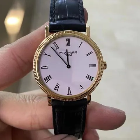 Patek Philippe Calatrava 5120J-001 35mm Yellow gold White