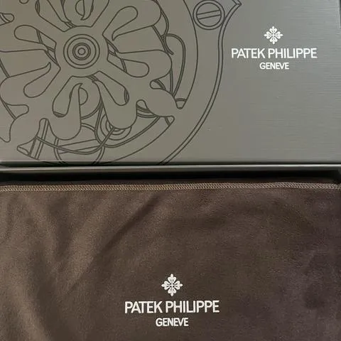 Patek Philippe Calatrava 6119G-001 39mm White gold Gray 7