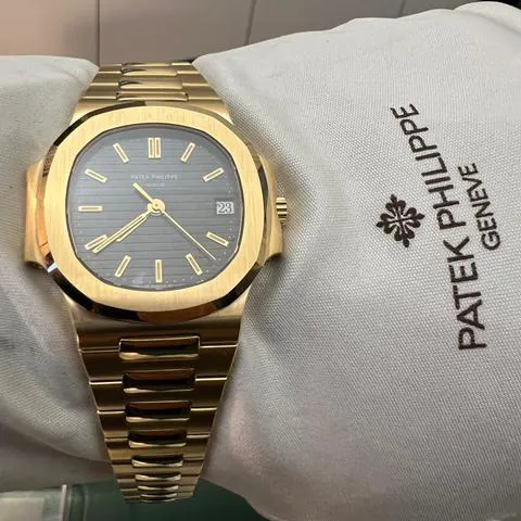 Patek Philippe Nautilus 3800J 37mm Yellow gold Blue 2