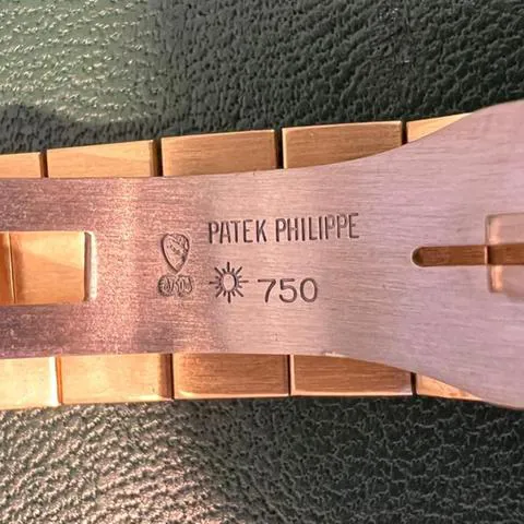 Patek Philippe Nautilus 3800J 37mm Yellow gold Blue 5