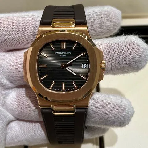 Patek Philippe Nautilus 5711R 40mm Rose gold Brown