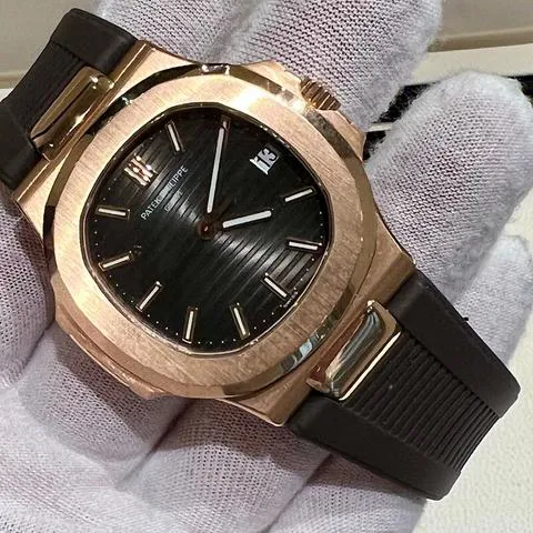 Patek Philippe Nautilus 5711R 40mm Rose gold Brown 1