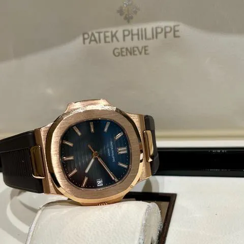 Patek Philippe Nautilus 5711R 40mm Rose gold Brown 5