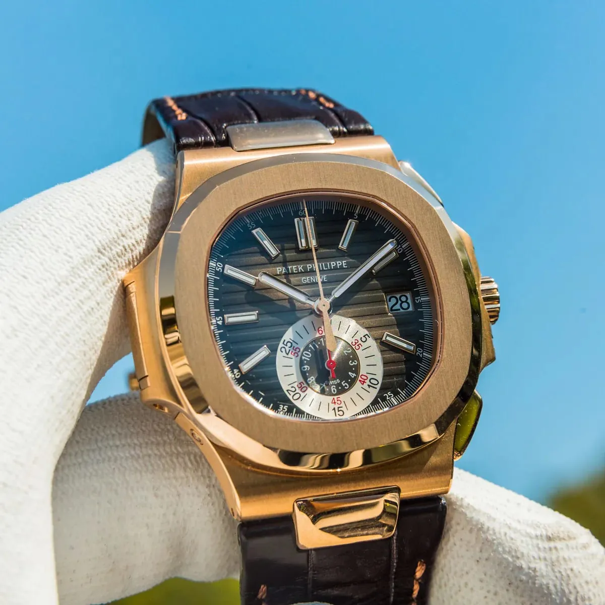 Patek Philippe Nautilus 5980R-001 40.5mm Rose gold Brown