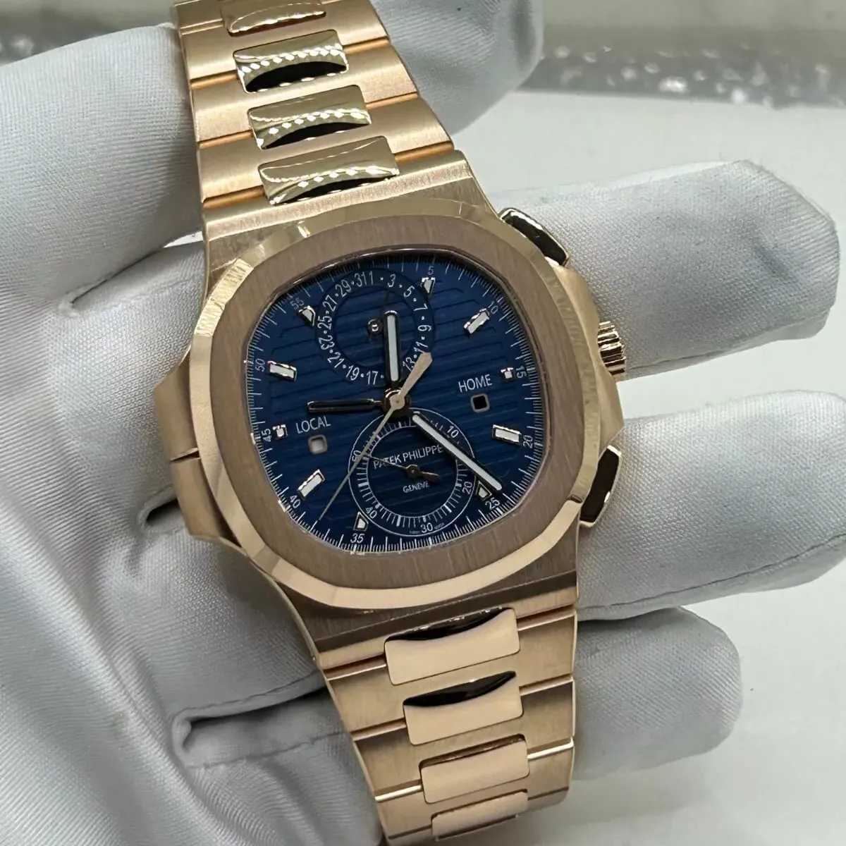 Patek Philippe Nautilus 5990/1R-001 40.5mm Rose gold Blue