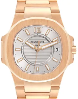 Patek Philippe Nautilus 7011/1R-001 Rose gold Silver