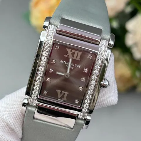 Patek Philippe Twenty~4 4920G-001 25mm White gold Gray