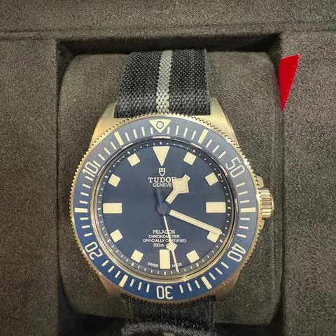 Tudor Pelagos 25707B/21 42mm Titanium Blue 5