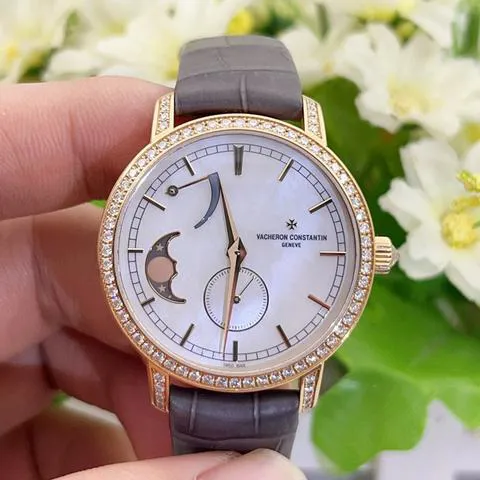 Vacheron Constantin Traditionnelle 83570/000R-9915 36mm Rose gold White Mother of Pearl