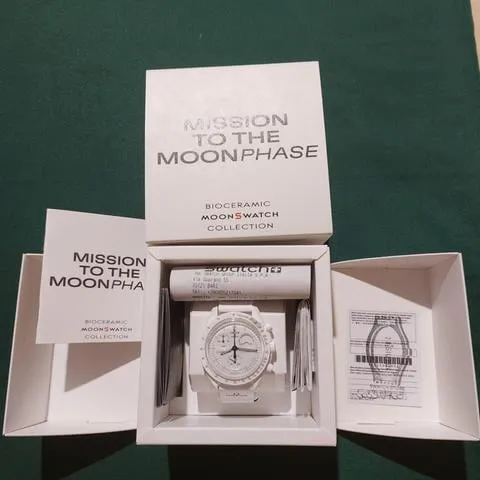 Swatch Moonswatch SO33W700 42mm Ceramic White