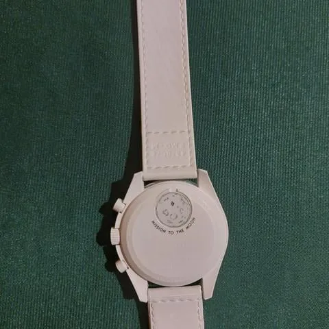 Swatch Moonswatch SO33W700 42mm Ceramic White 2