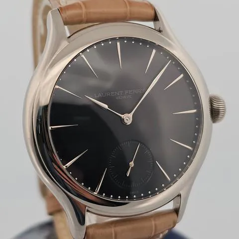 Laurent Ferrier Classic LCF004.G1.N1G White gold Black