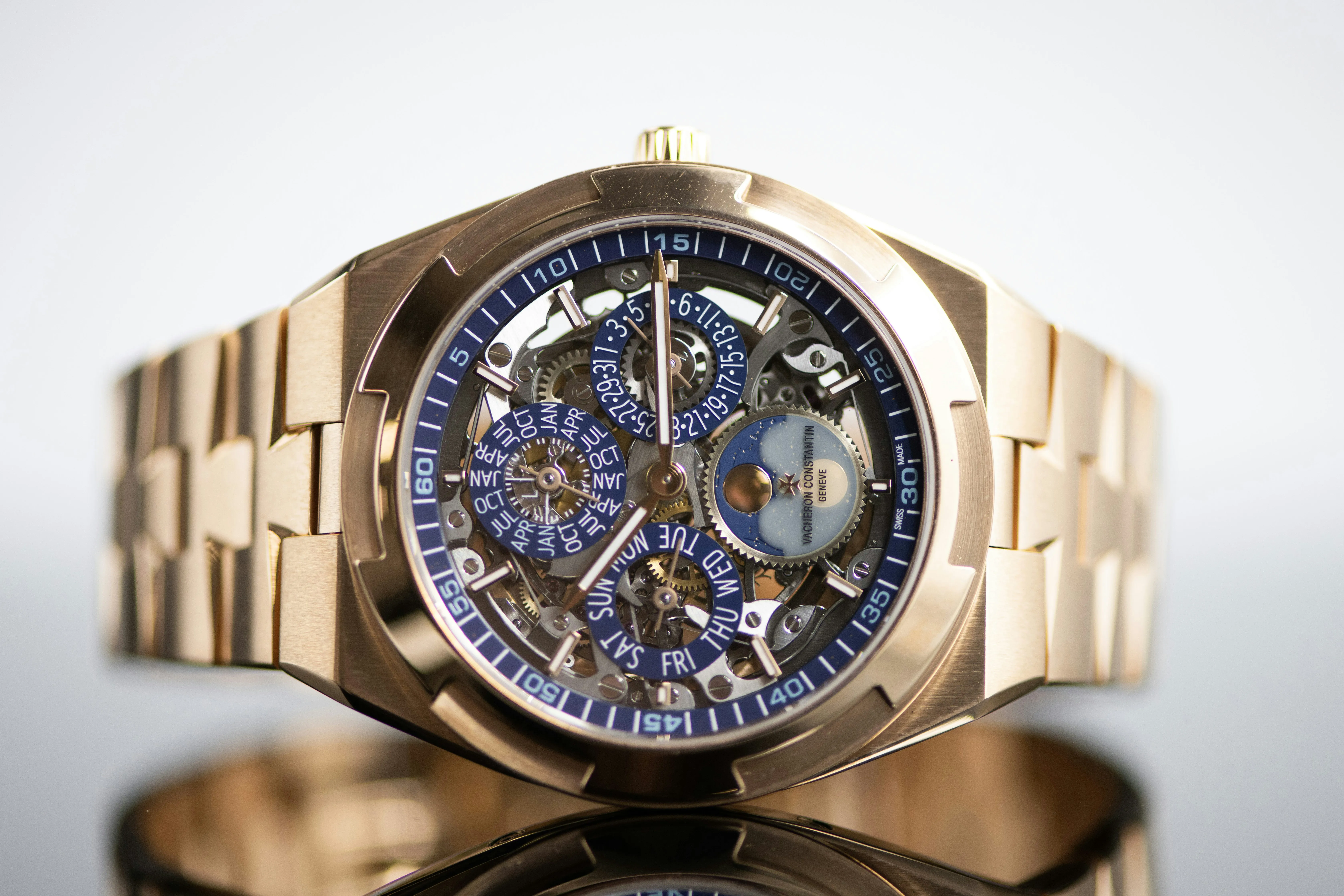 Vacheron Constantin Overseas 4300V/120R-B642 41.5mm Rose gold Skeleton