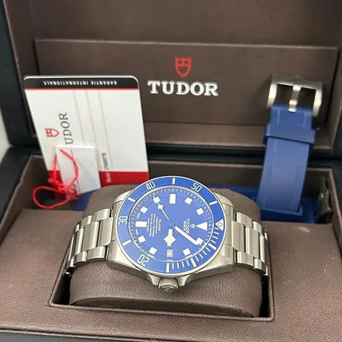 Tudor Pelagos 25600TB 42mm Titanium Blue 2