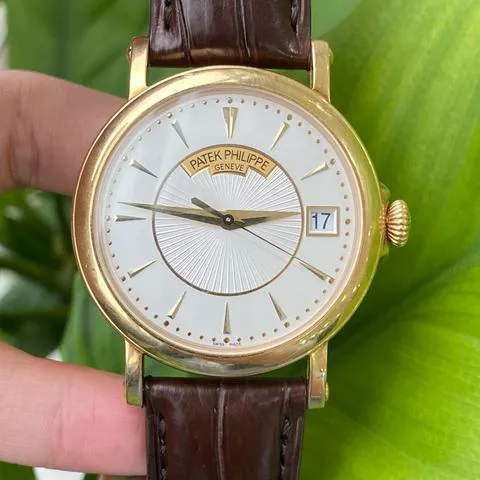 Patek Philippe Calatrava 5153J-001 38mm Yellow gold Silver