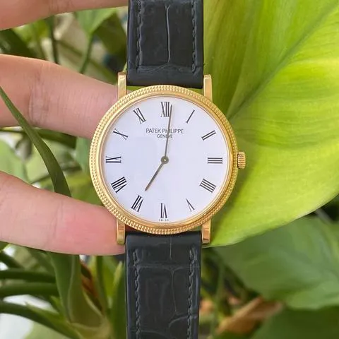 Patek Philippe Calatrava 5120J-001 35mm Yellow gold White