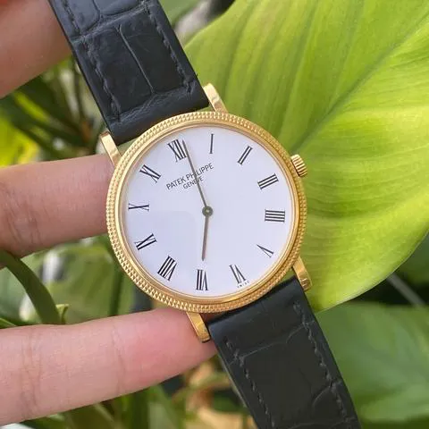 Patek Philippe Calatrava 5120J-001 35mm Yellow gold White 1