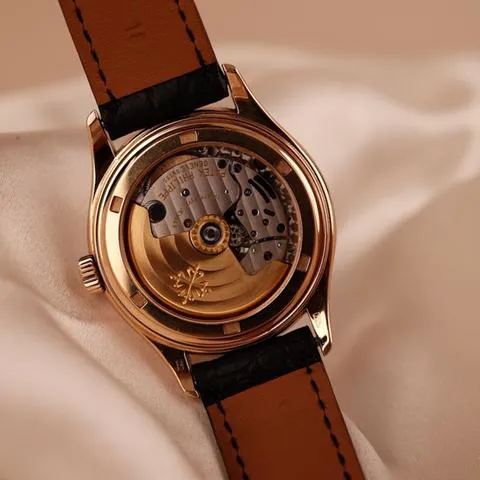 Patek Philippe Annual Calendar 5035R 37mm Rose gold Cream 7