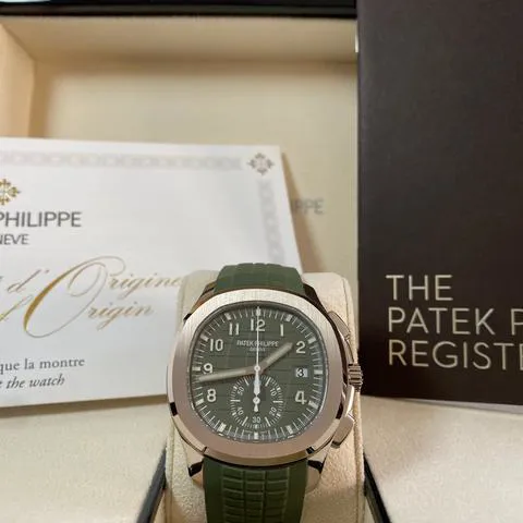 Patek Philippe Aquanaut 5968G-010 42mm White gold Green