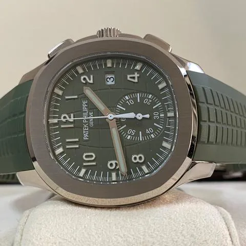 Patek Philippe Aquanaut 5968G-010 42mm White gold Green 10