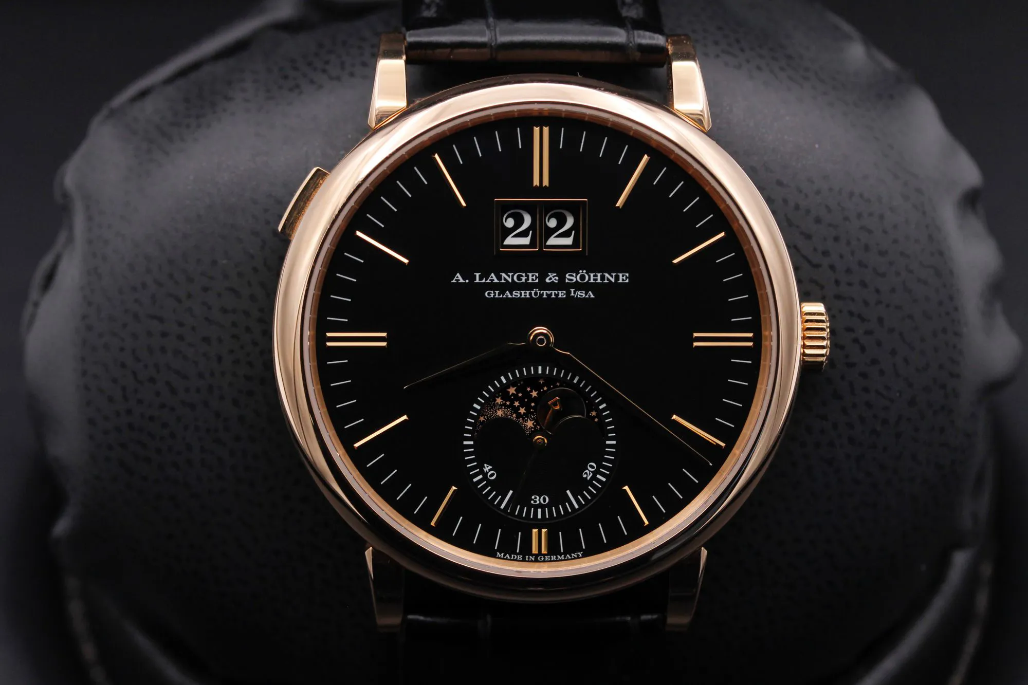 A. Lange & Söhne Saxonia 384.031 40mm Rose gold Black