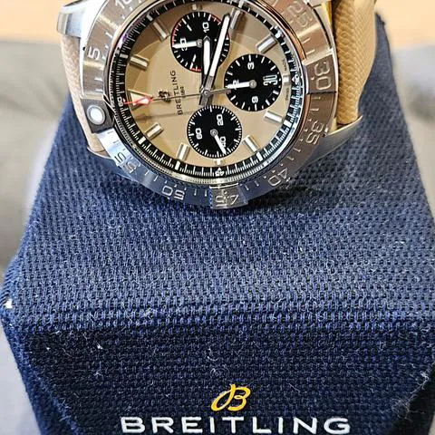 Breitling Avenger AB0147101A1X1 44mm Stainless steel Beige 3