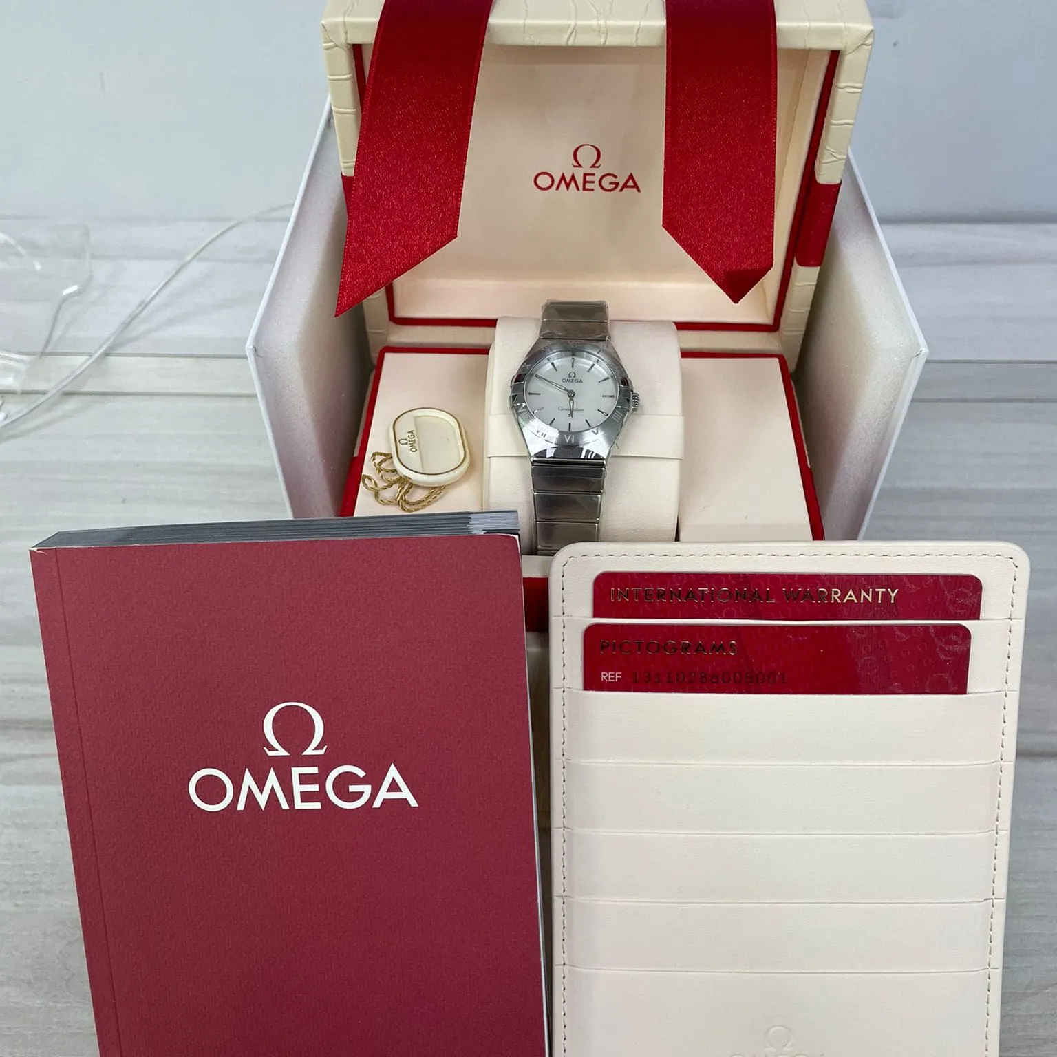 Omega Constellation Quartz 131.10.28.60.05.001 28mm Stainless steel White 1