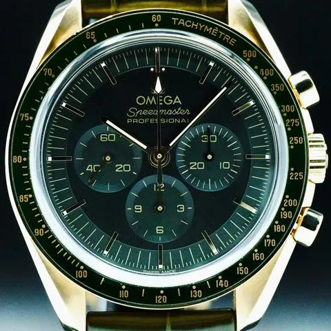 Omega Speedmaster Moonwatch 310.63.42.50.10.001 42mm Yellow gold Green