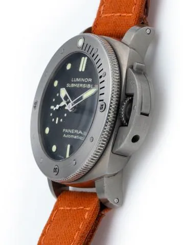 Panerai Submersible PAM 00305 47mm Titanium Black 4