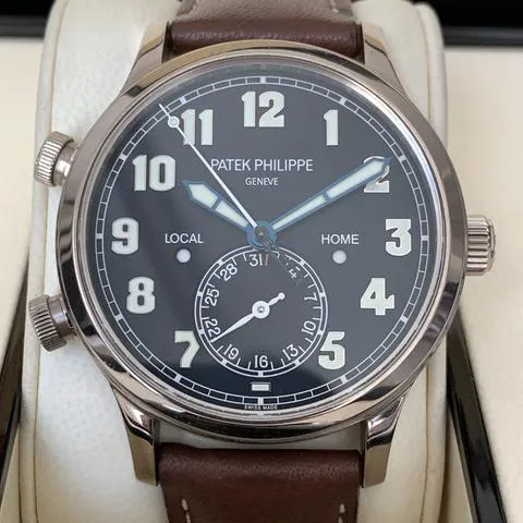 Patek Philippe Calatrava Pilot Travel Time 5524G-001 42mm White gold Blue