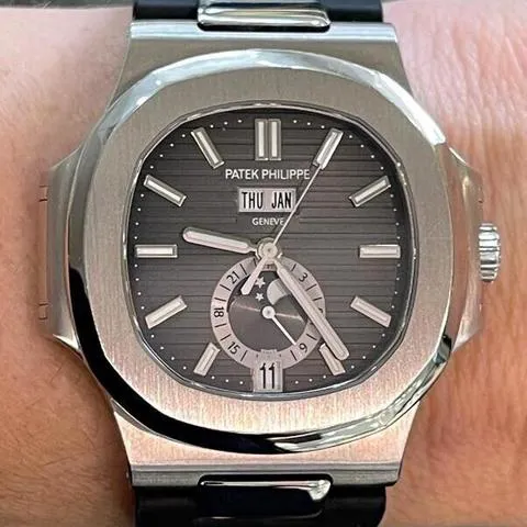 Patek Philippe Nautilus 5726A-001 Stainless steel Gray