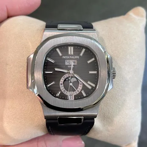 Patek Philippe Nautilus 5726A-001 Stainless steel Gray 1