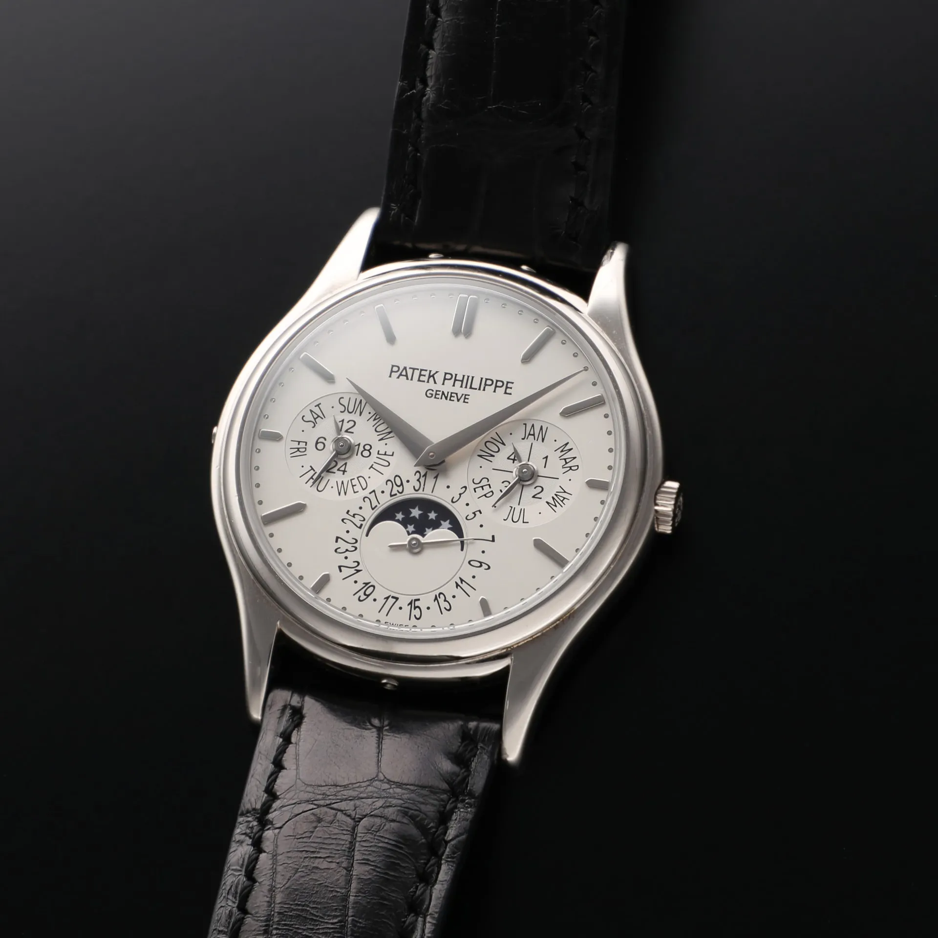 Patek Philippe Perpetual Calendar 5140G-001 37mm White gold Black 2