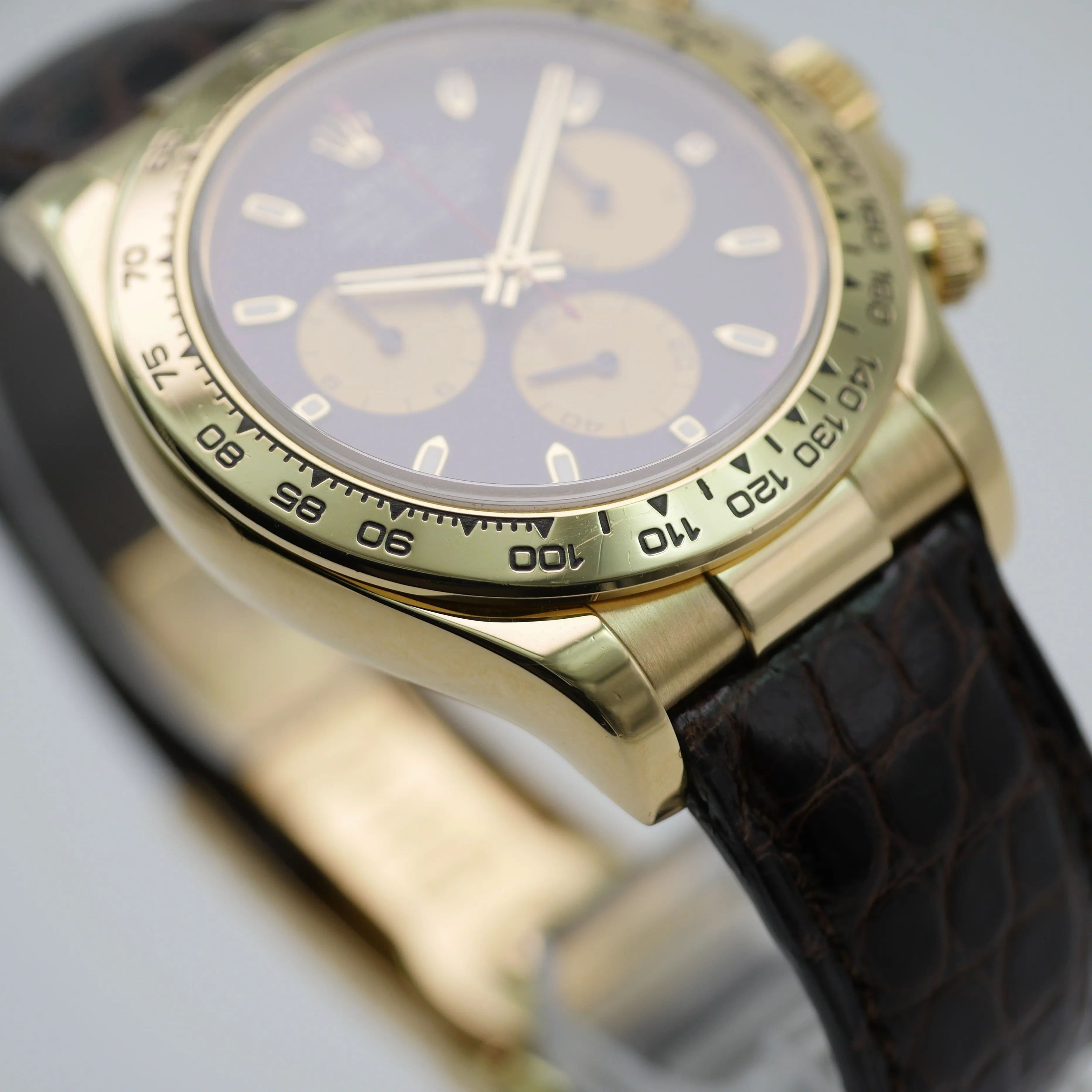 Rolex Daytona 116518 Yellow gold Black 2