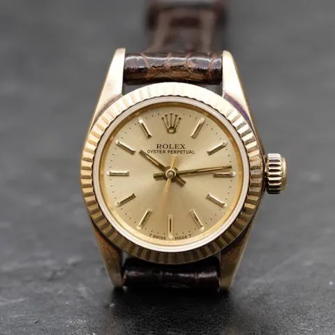 Rolex Oyster Perpetual 26 67198 26mm Yellow gold Gold 9