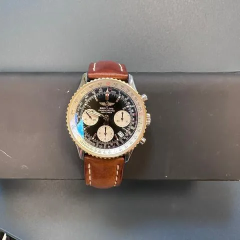 Breitling Navitimer D23322 42mm Yellow gold and Stainless steel Black