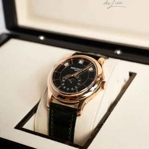 Patek Philippe Annual Calendar 5205R Rose gold Green 4