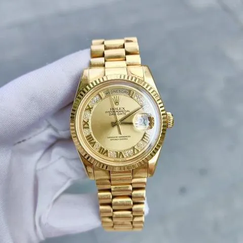 Rolex Day-Date 36 118238-0126 36mm Yellow gold Champagne